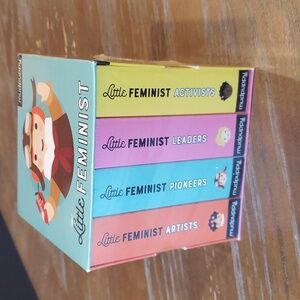NWT Mudpuppy Little Feminst Book Set
